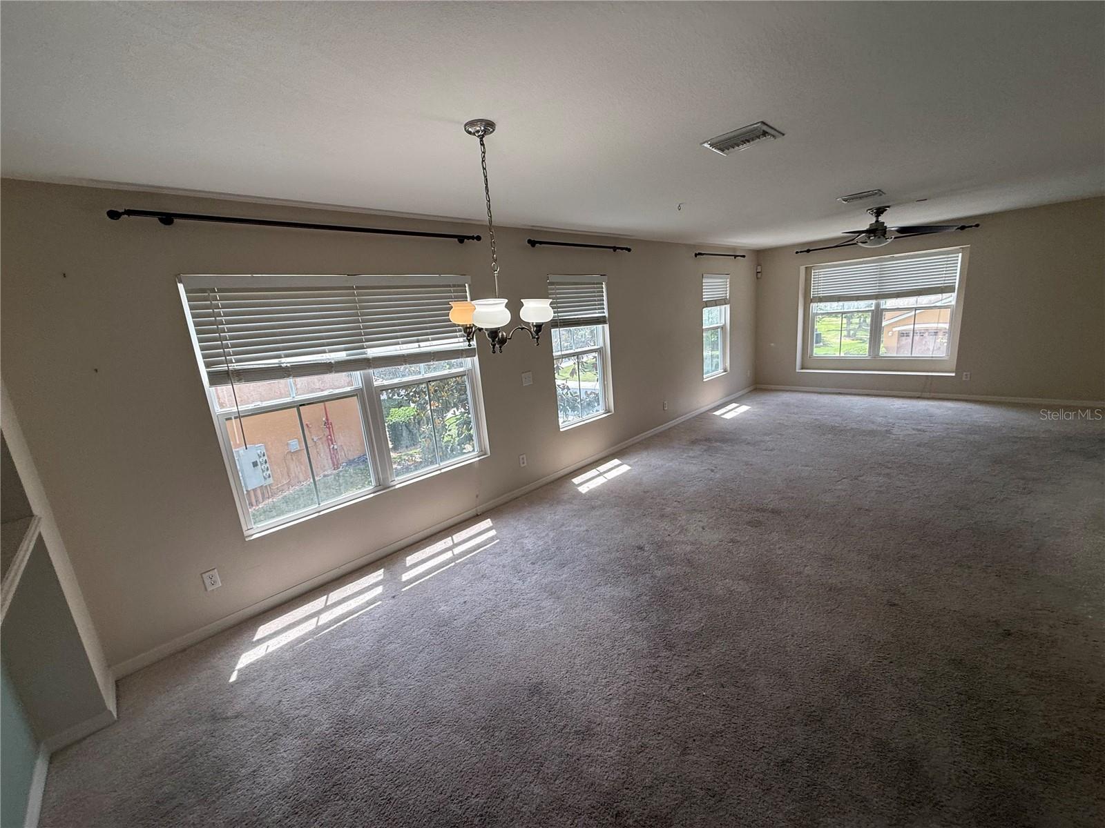 Image 4 of 20 For 8831 White Sage Loop 8831