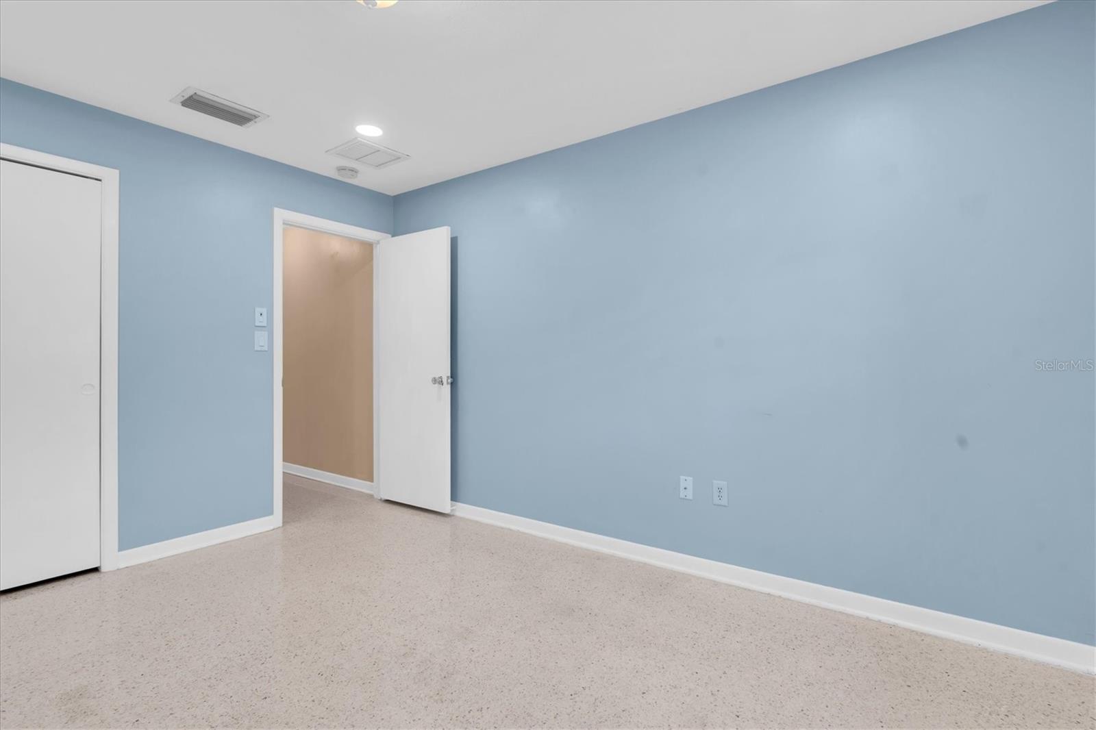 Image 29 of 47 For 1243 Brookside Drive