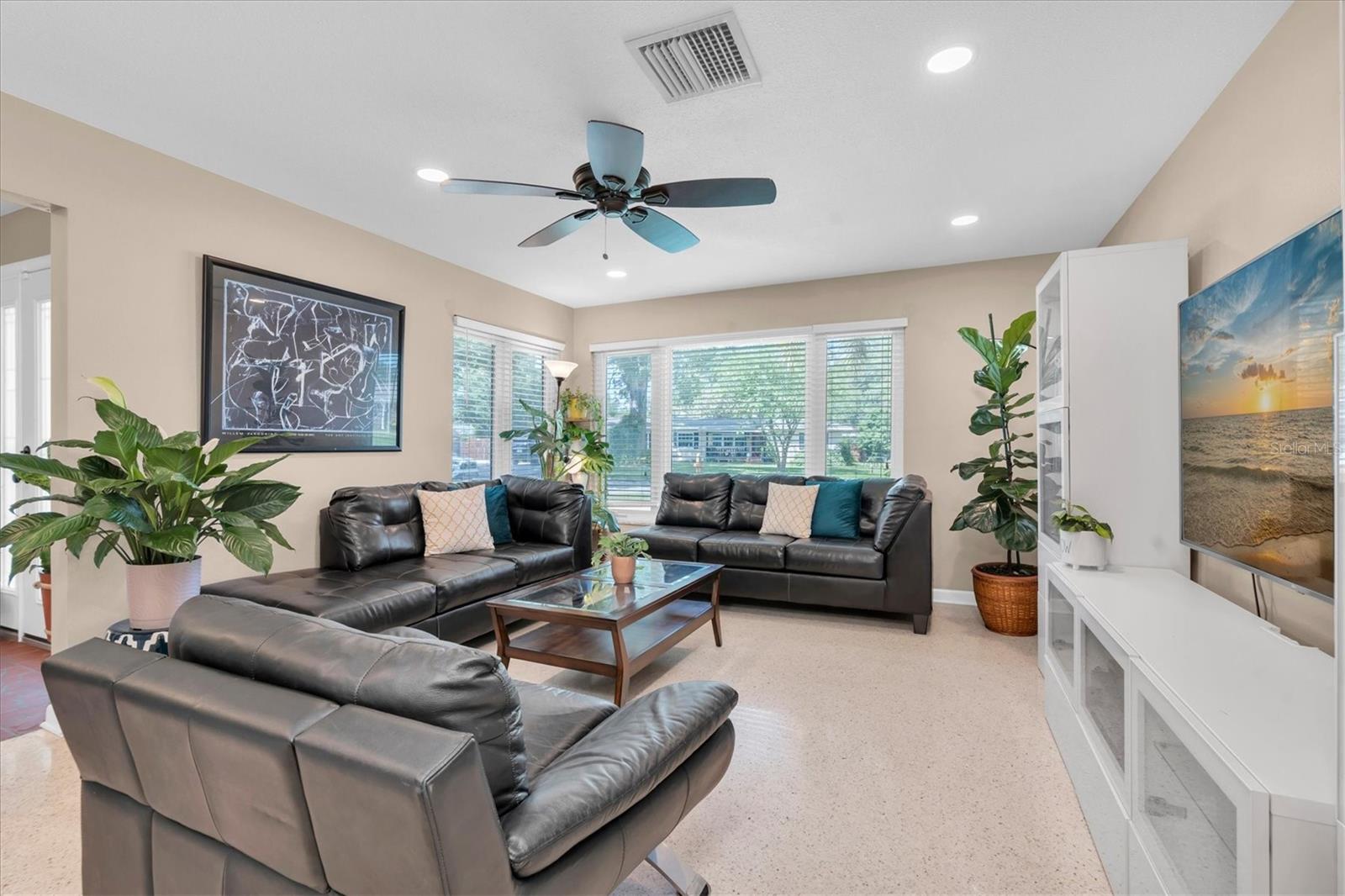 Image 5 of 47 For 1243 Brookside Drive