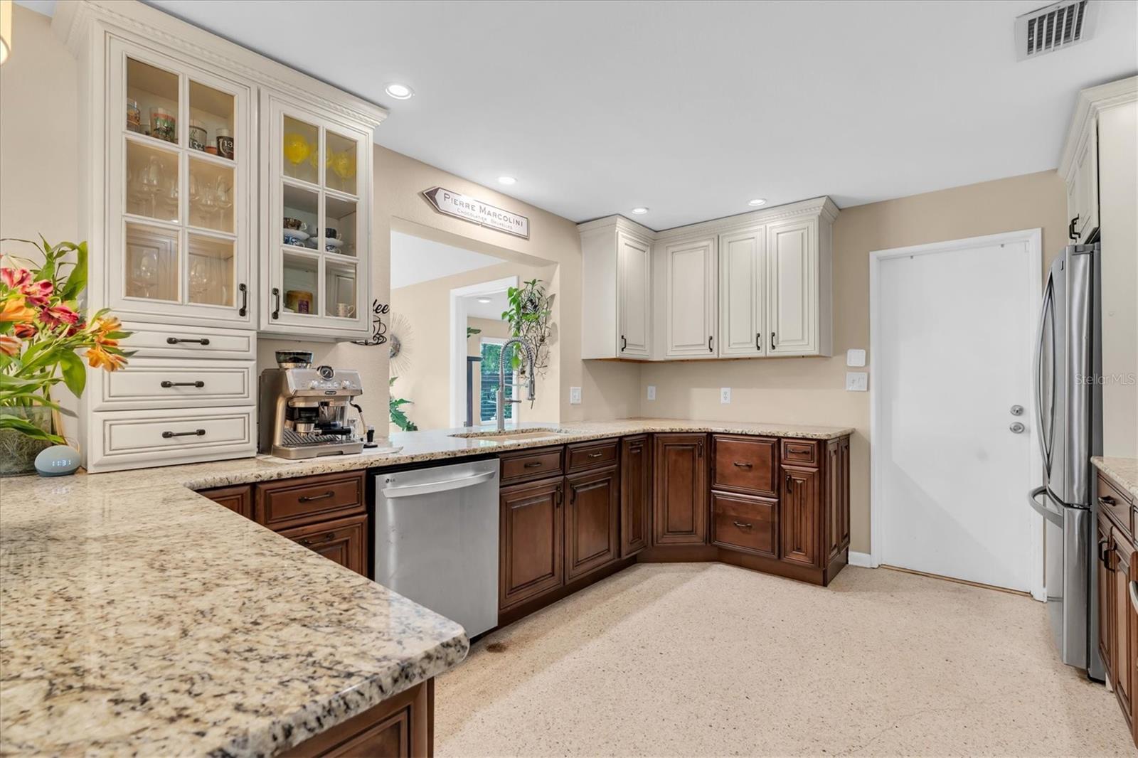 Image 9 of 47 For 1243 Brookside Drive