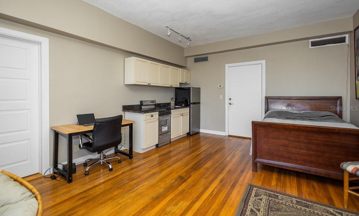 Image 5 of 12 For 2109 Bayshore Boulevard 606