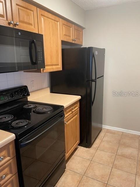 Image 6 of 18 For 1000 Horatio Street 210