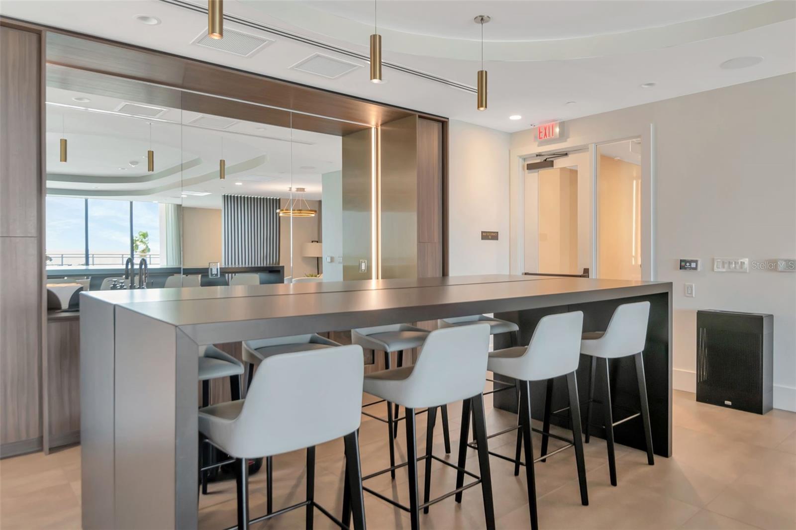 Listing photo id 11 for 2103 Bayshore Boulevard 602