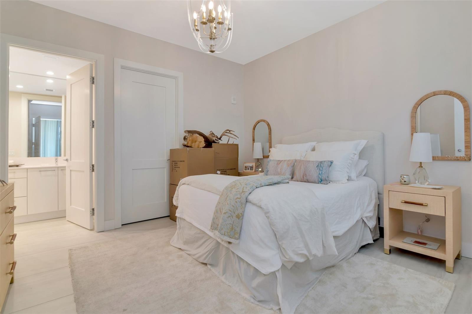 Listing photo id 45 for 2103 Bayshore Boulevard 602