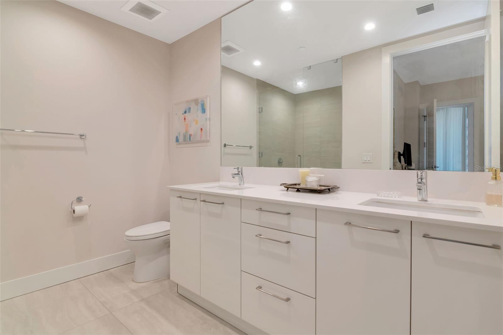 Listing photo id 46 for 2103 Bayshore Boulevard 602