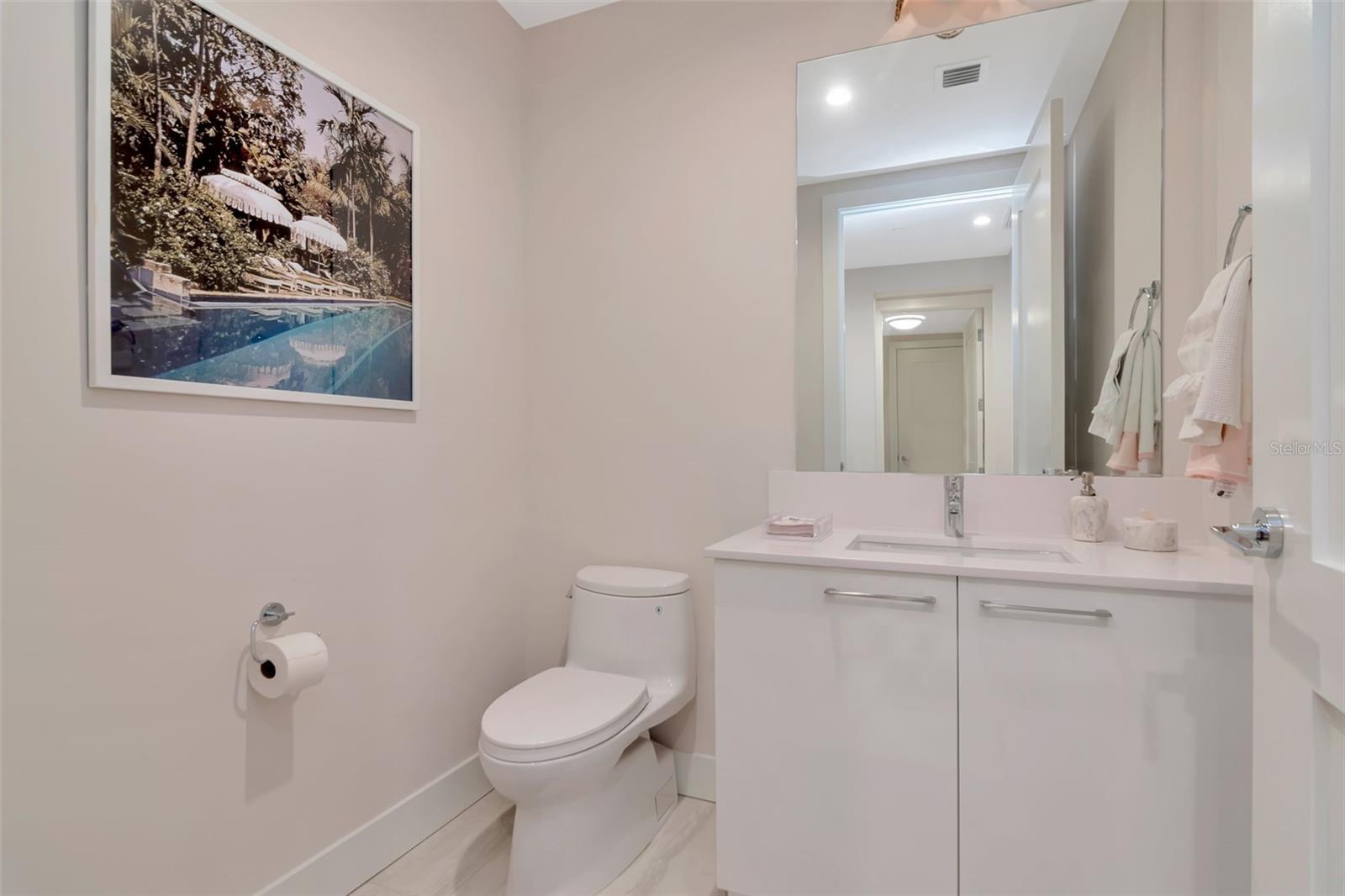 Listing photo id 50 for 2103 Bayshore Boulevard 602