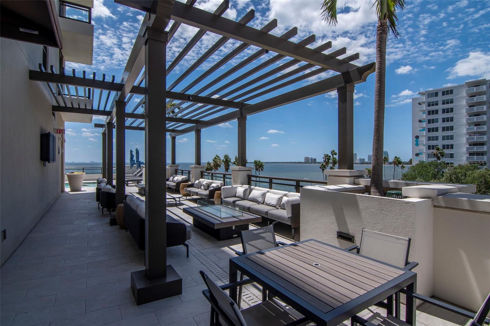 Listing photo id 55 for 2103 Bayshore Boulevard 602