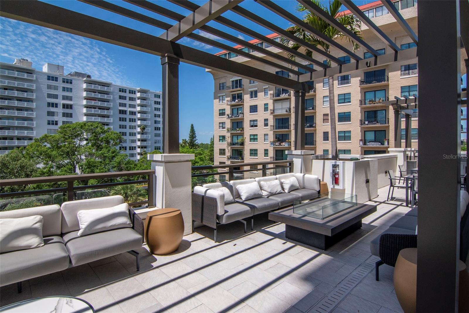 Listing photo id 61 for 2103 Bayshore Boulevard 602