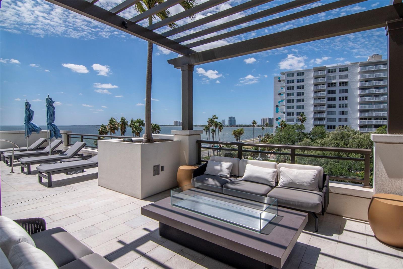 Listing photo id 63 for 2103 Bayshore Boulevard 602