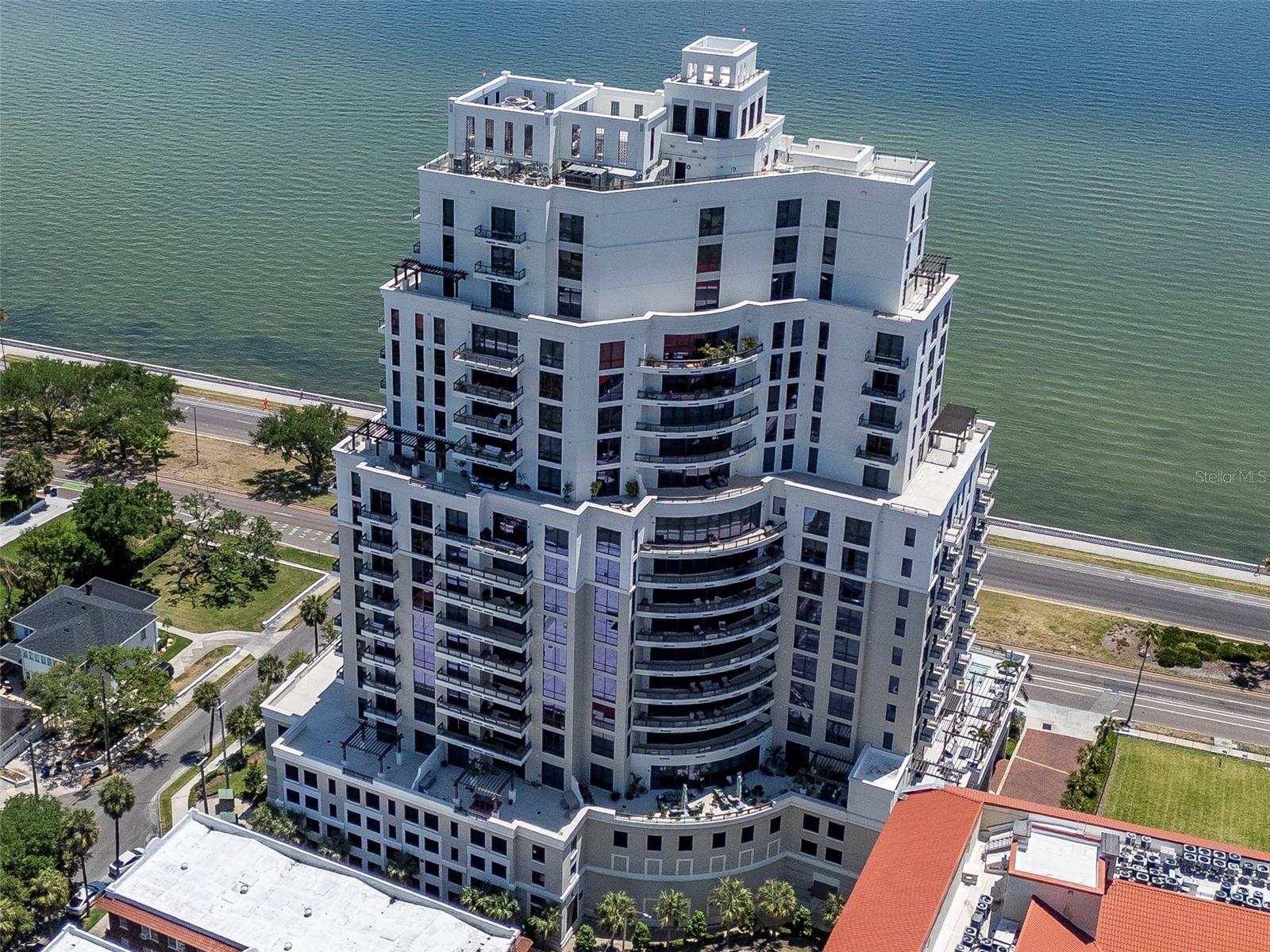 Listing photo id 5 for 2103 Bayshore Boulevard 602
