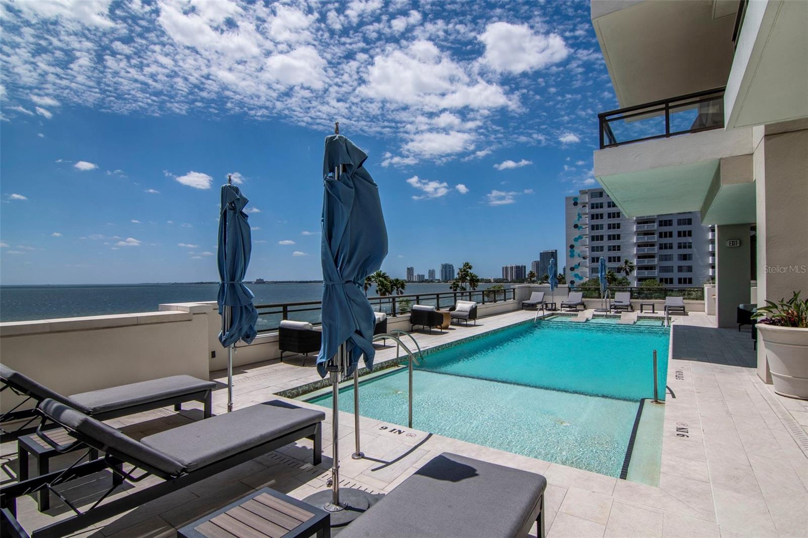 Listing photo id 77 for 2103 Bayshore Boulevard 602