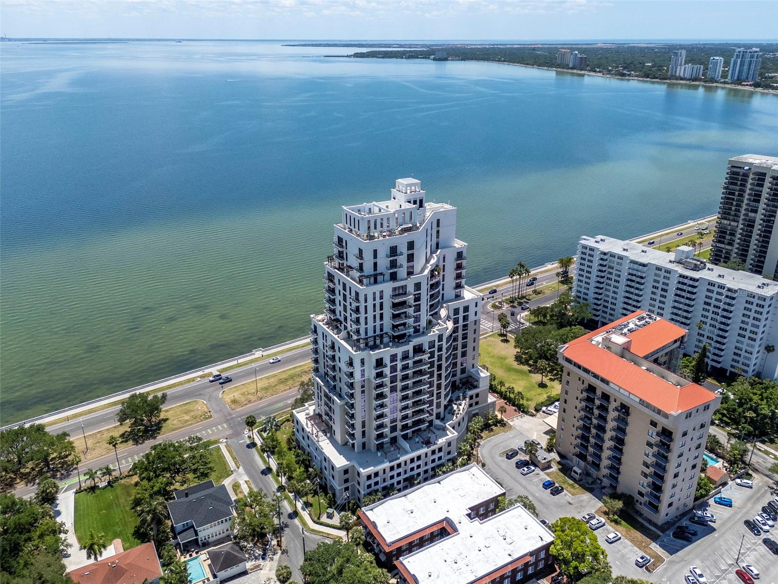 Listing photo id 6 for 2103 Bayshore Boulevard 602