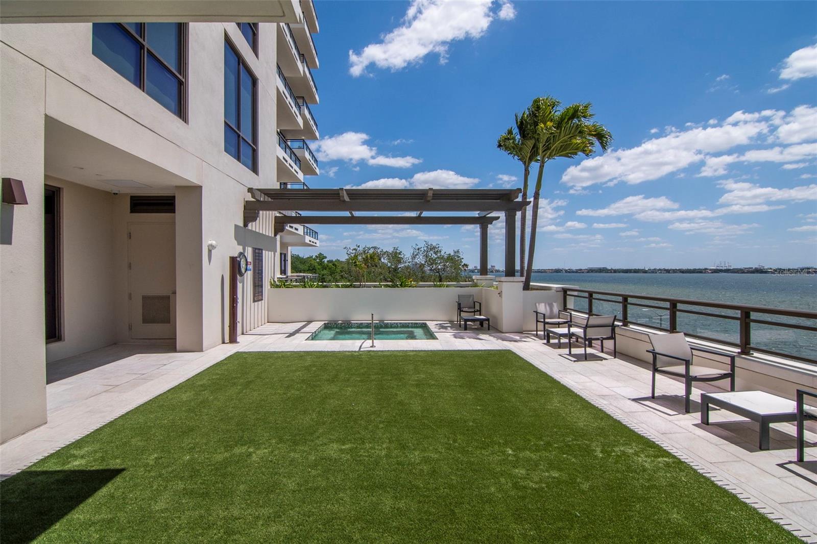 Listing photo id 78 for 2103 Bayshore Boulevard 602