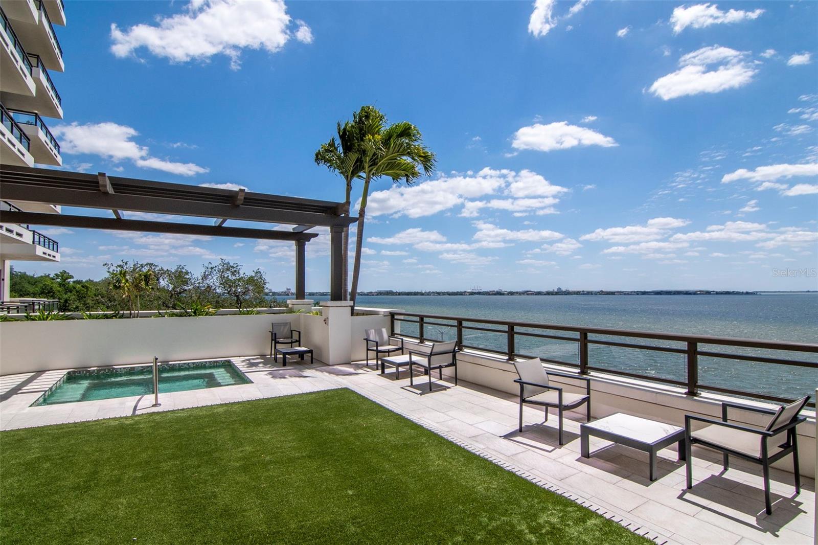 Listing photo id 79 for 2103 Bayshore Boulevard 602