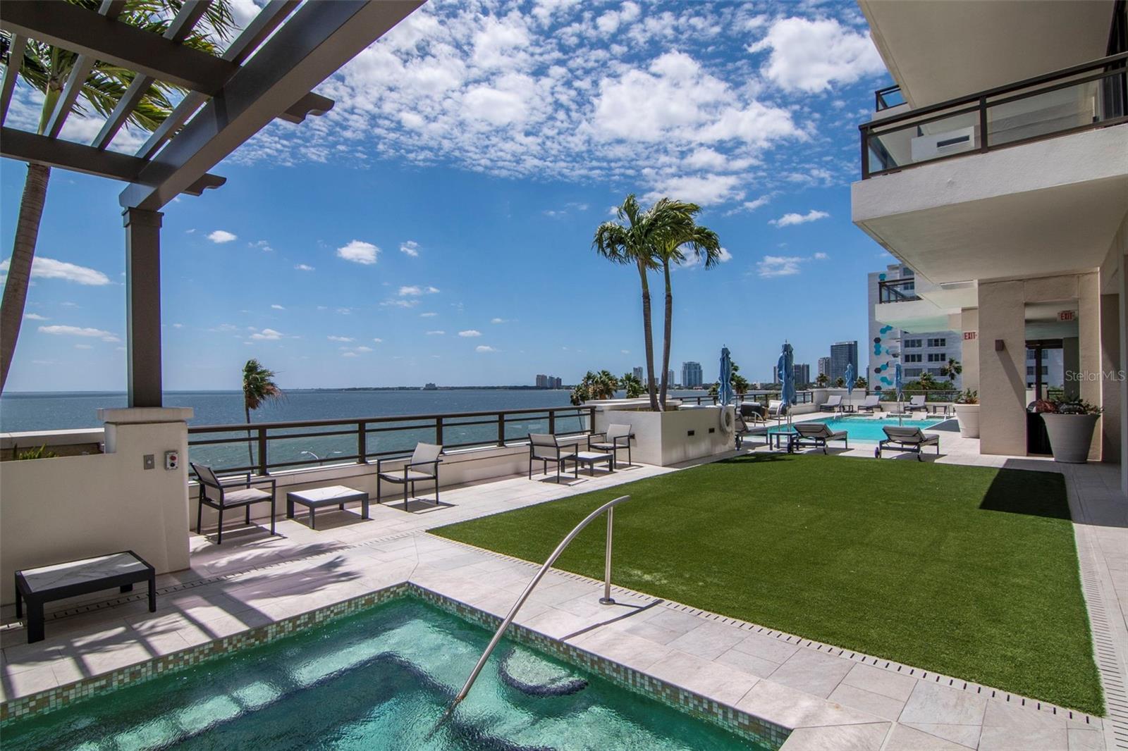 Listing photo id 81 for 2103 Bayshore Boulevard 602