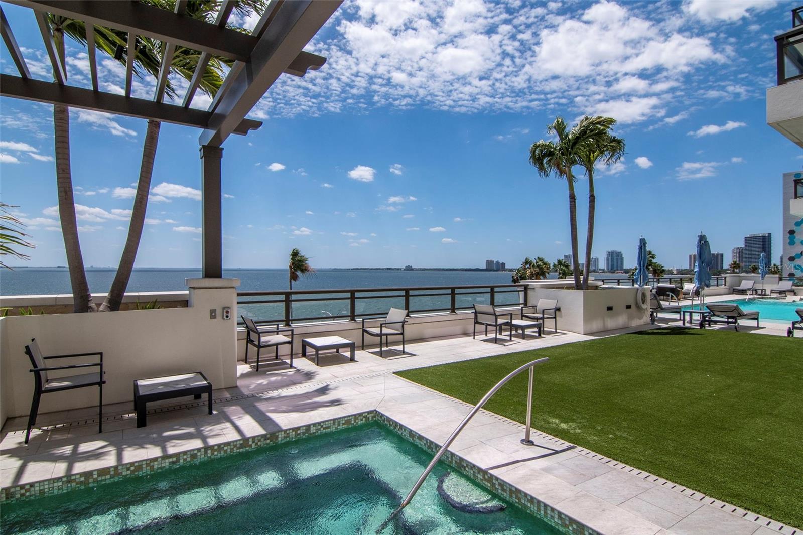 Listing photo id 82 for 2103 Bayshore Boulevard 602