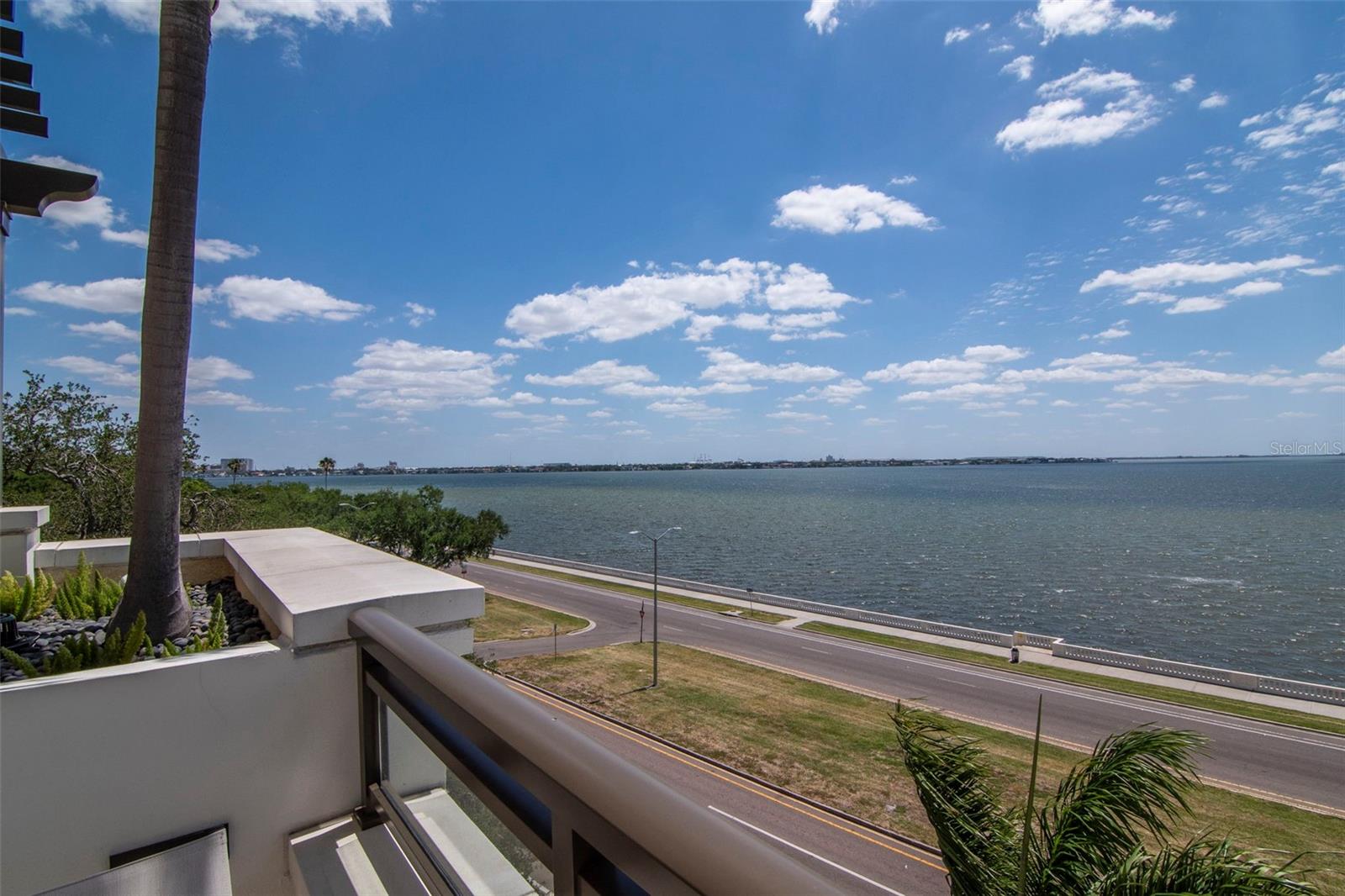 Listing photo id 87 for 2103 Bayshore Boulevard 602