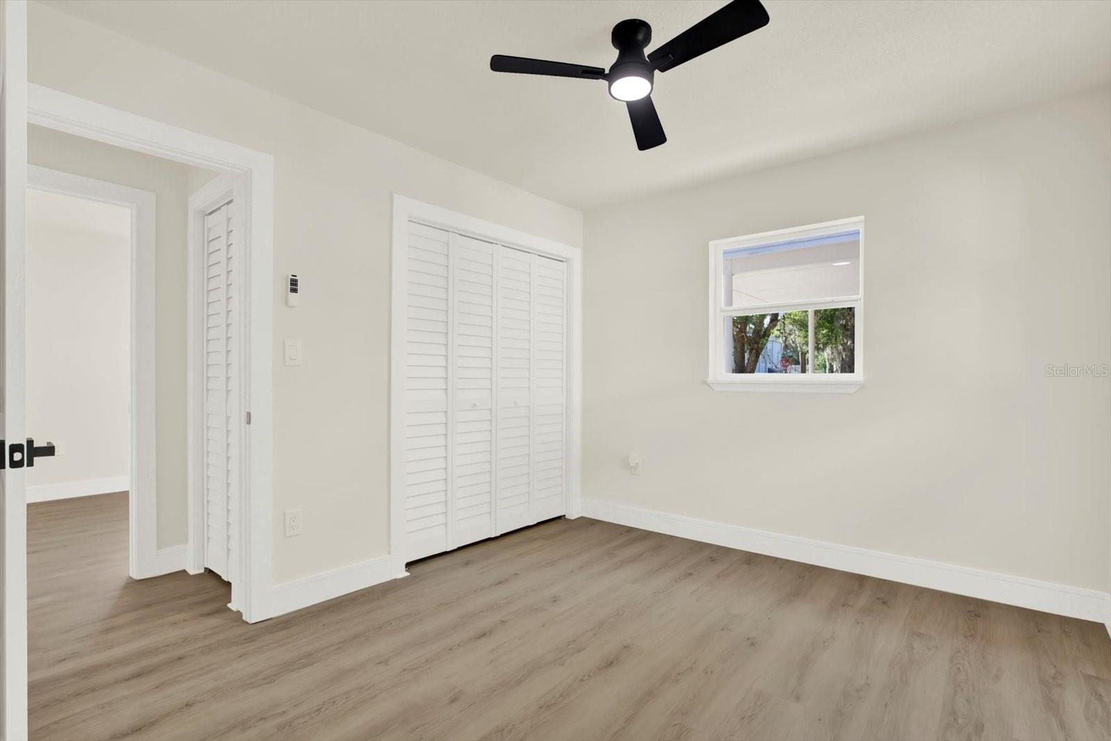 Image 16 of 33 For 907 Renfro Street