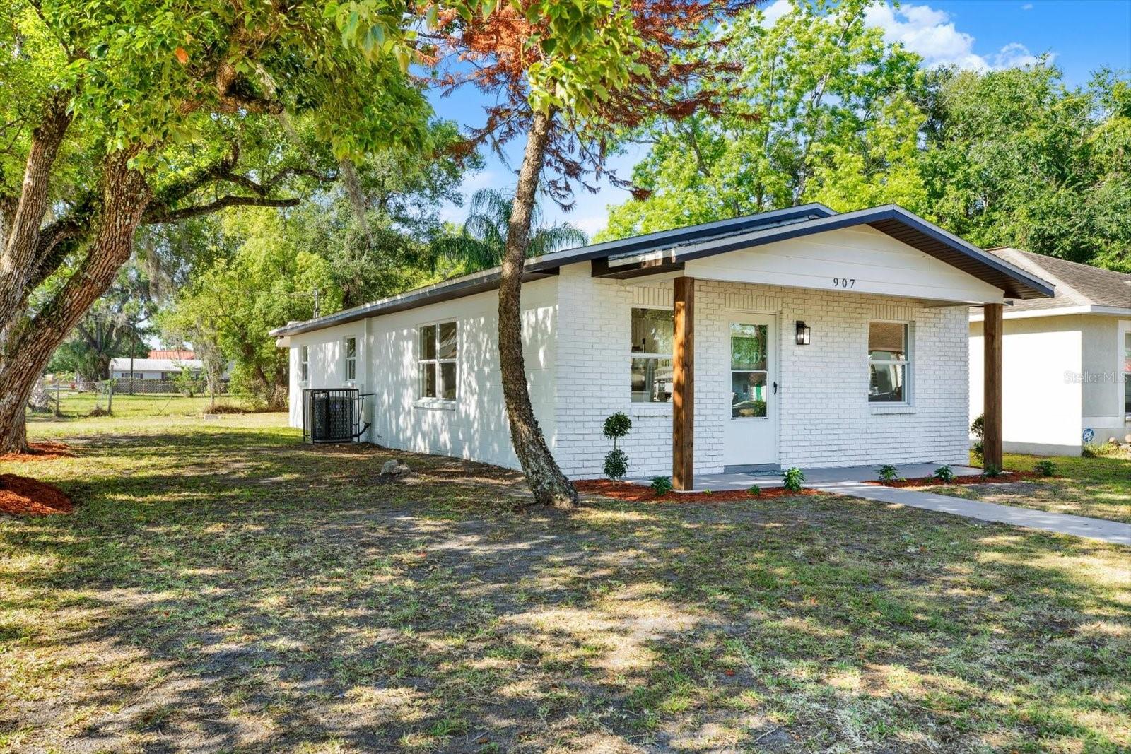 Image 2 of 33 For 907 Renfro Street