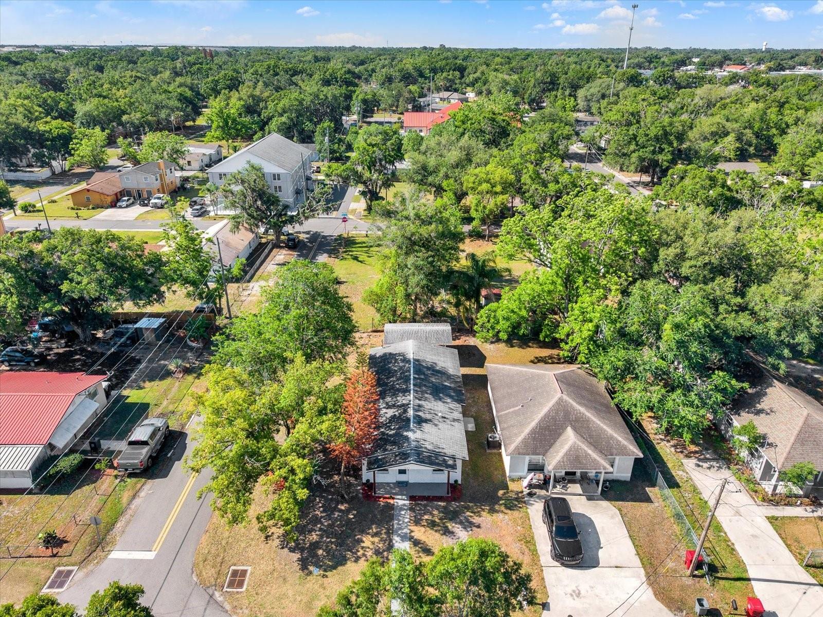 Image 32 of 33 For 907 Renfro Street