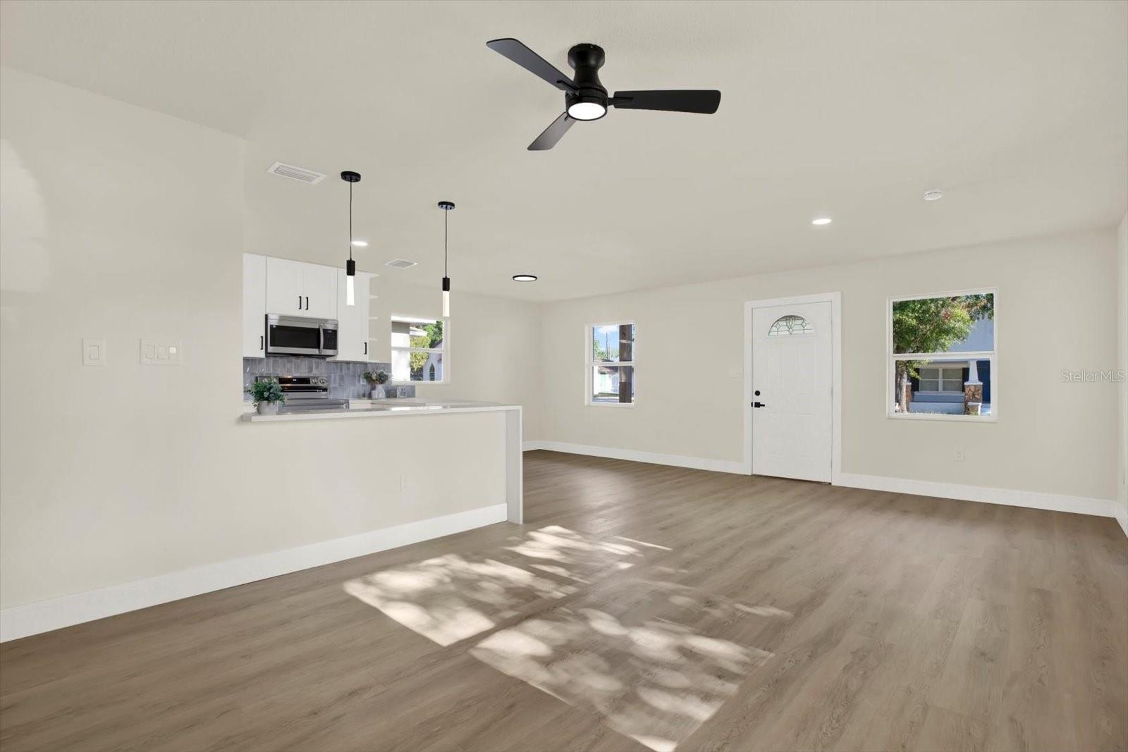 Image 6 of 33 For 907 Renfro Street