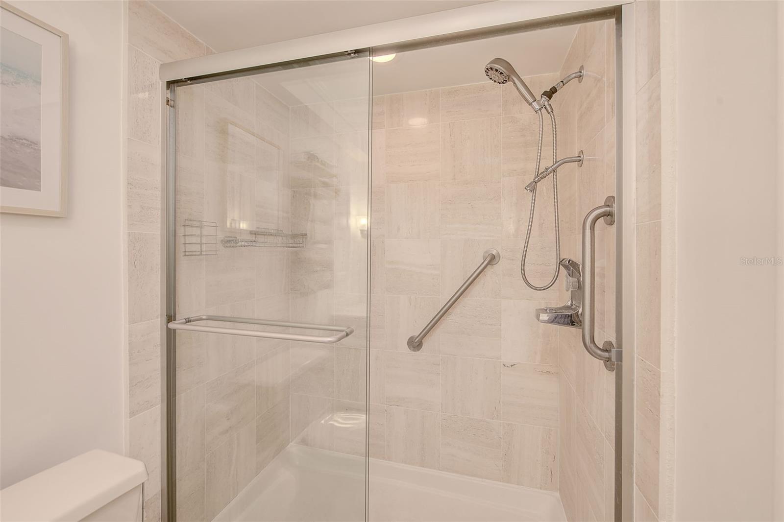 Listing photo id 24 for 131 Bluff View Drive 401