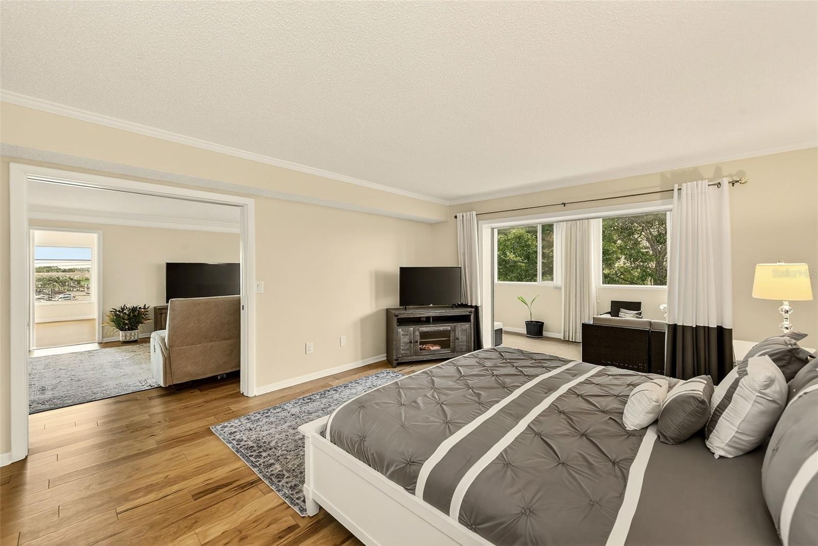 Listing photo id 26 for 131 Bluff View Drive 401