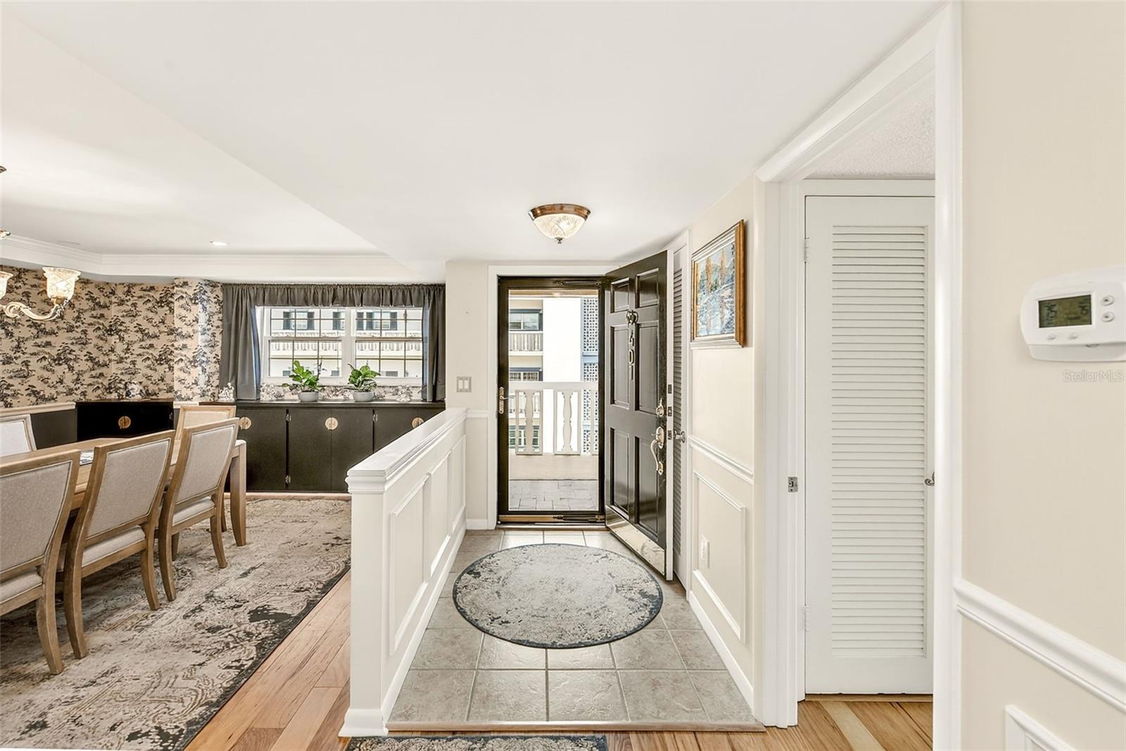 Listing photo id 1 for 131 Bluff View Drive 401