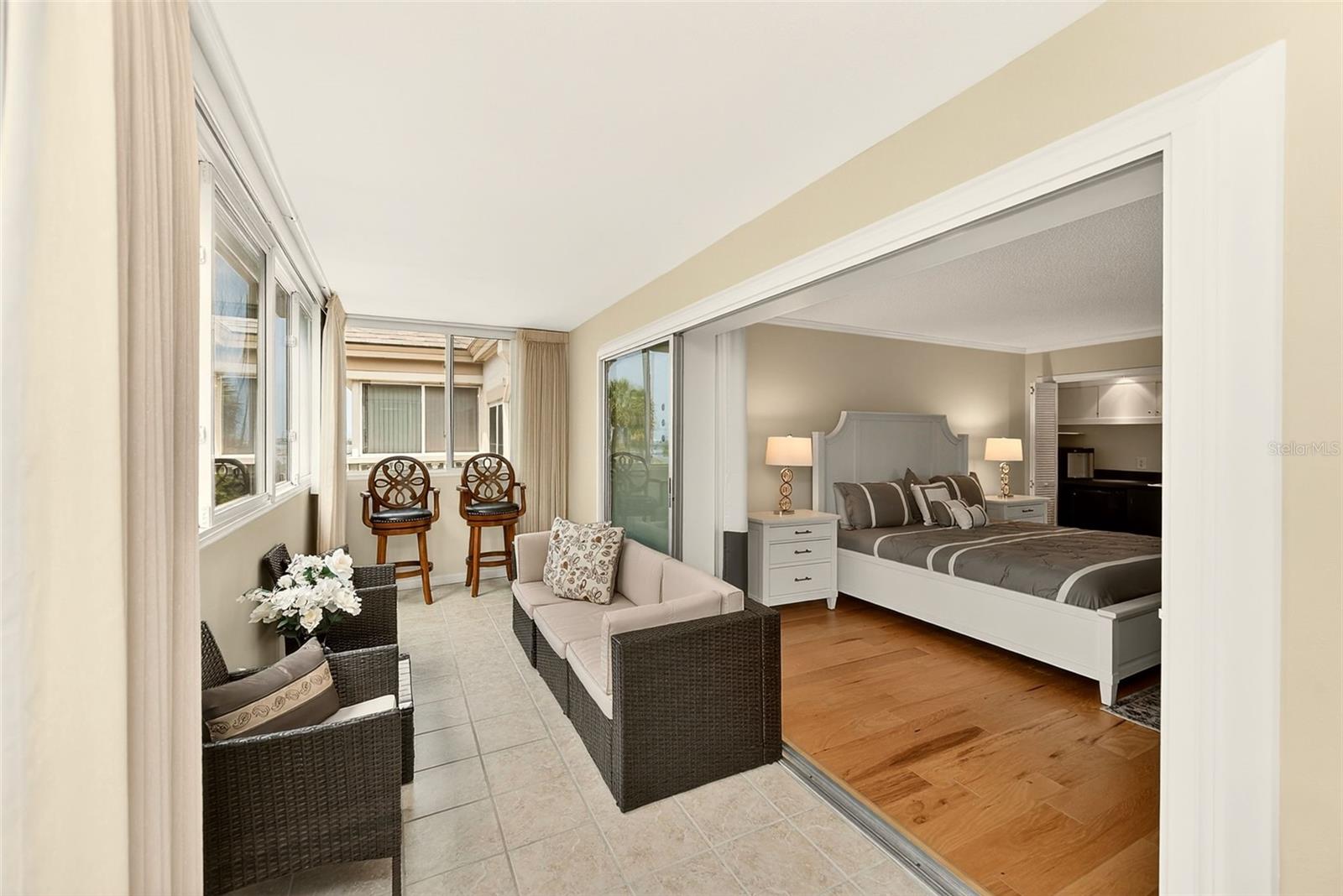 Listing photo id 32 for 131 Bluff View Drive 401