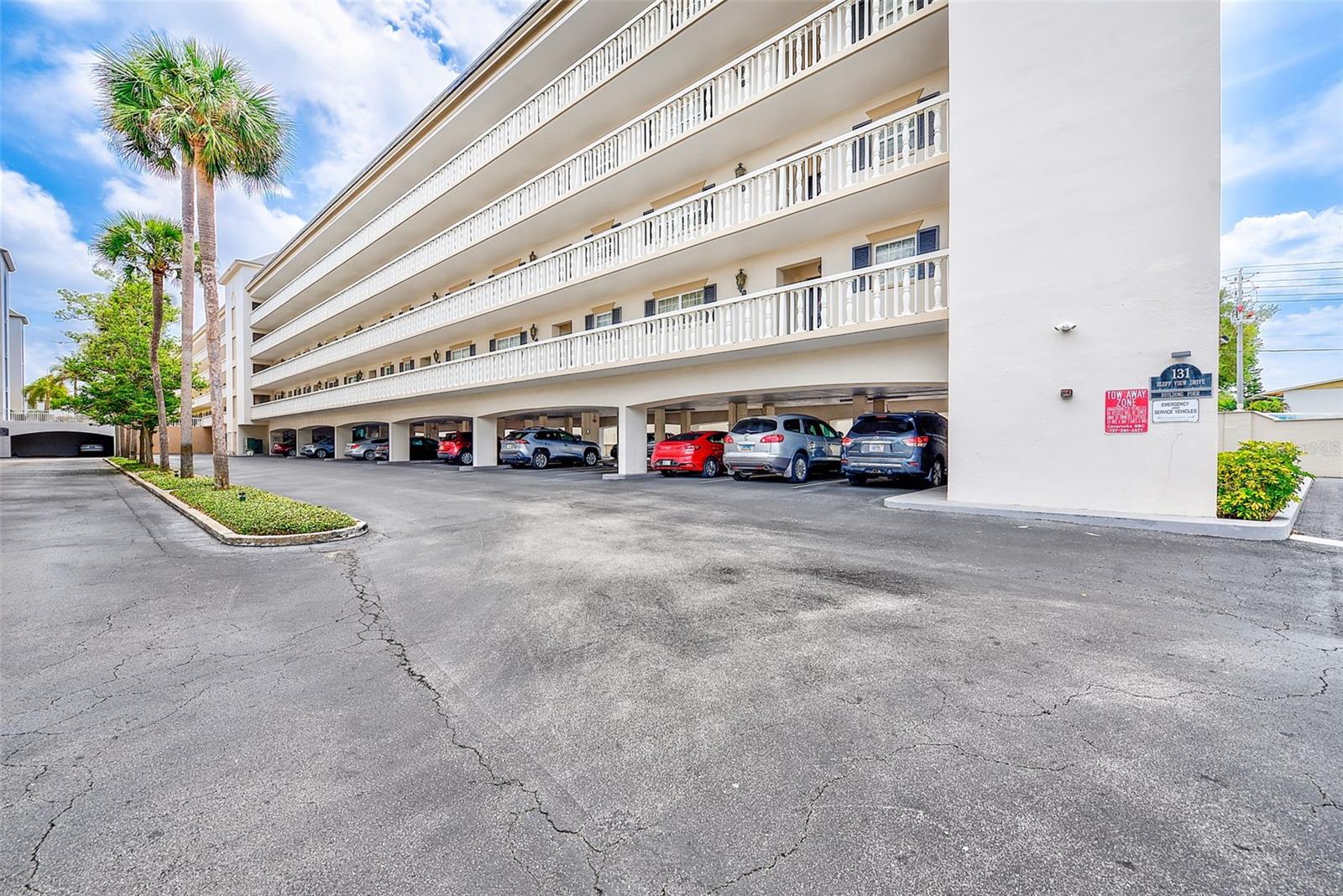 Listing photo id 35 for 131 Bluff View Drive 401