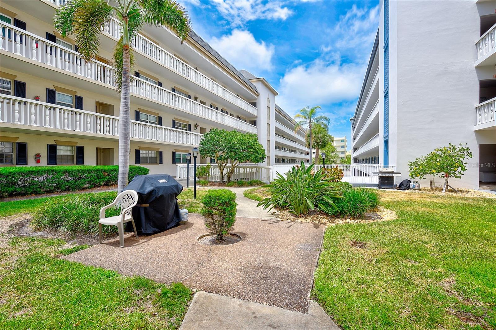 Listing photo id 36 for 131 Bluff View Drive 401