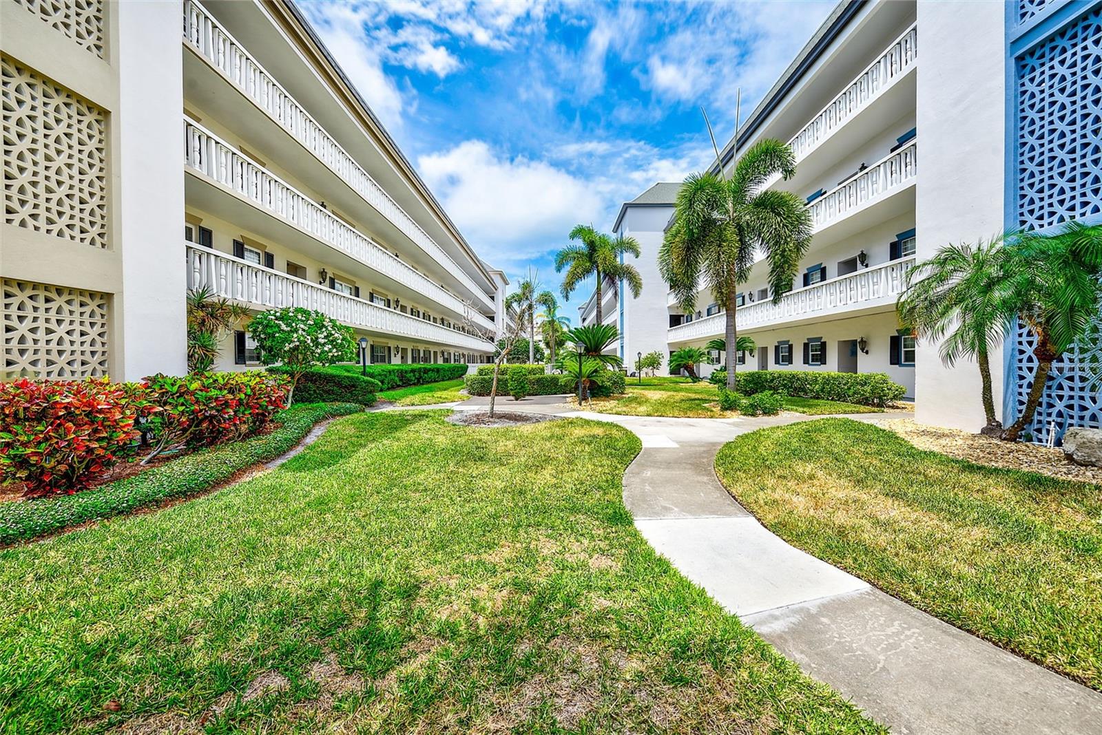 Listing photo id 37 for 131 Bluff View Drive 401