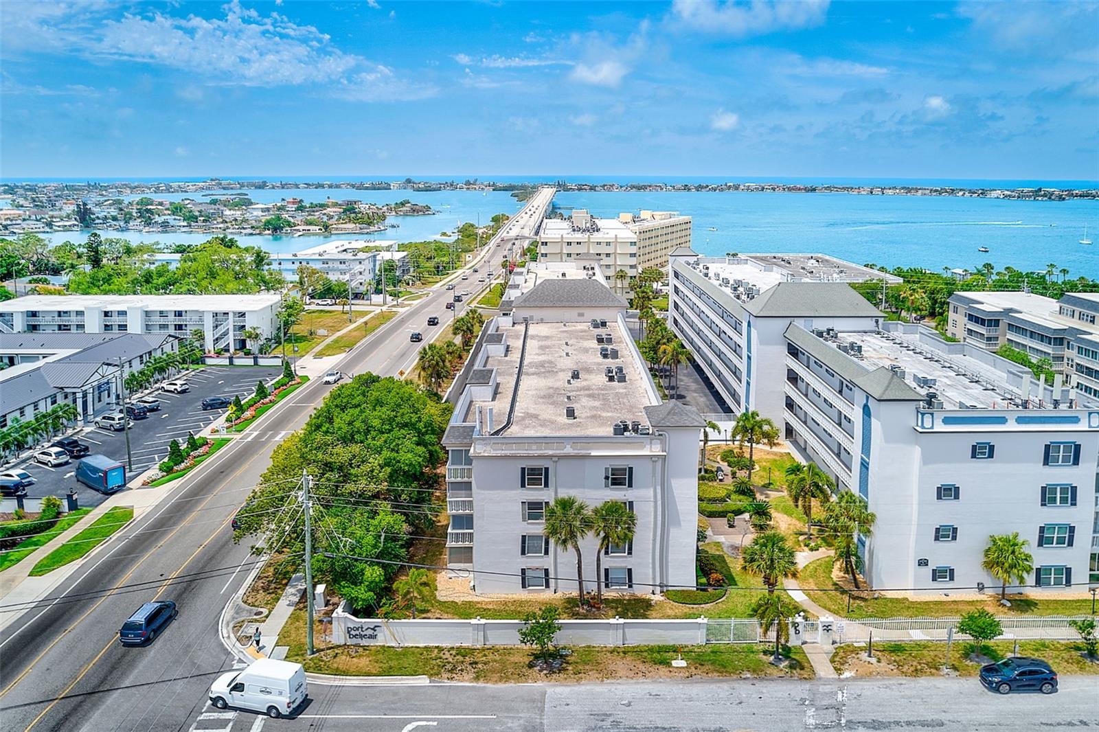 Listing photo id 41 for 131 Bluff View Drive 401