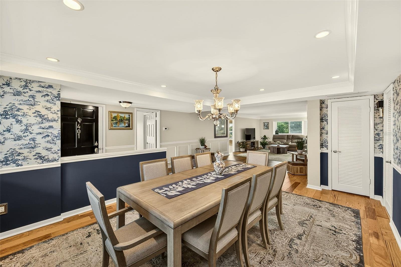 Listing photo id 5 for 131 Bluff View Drive 401