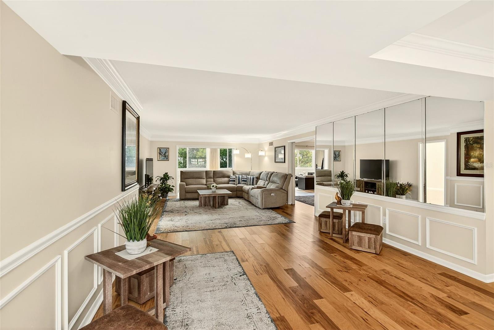 Listing photo id 6 for 131 Bluff View Drive 401