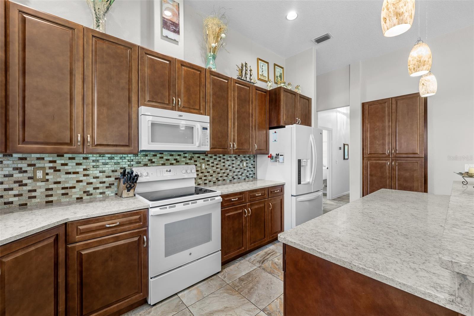 Listing photo id 16 for 5222 New Brittany Lane