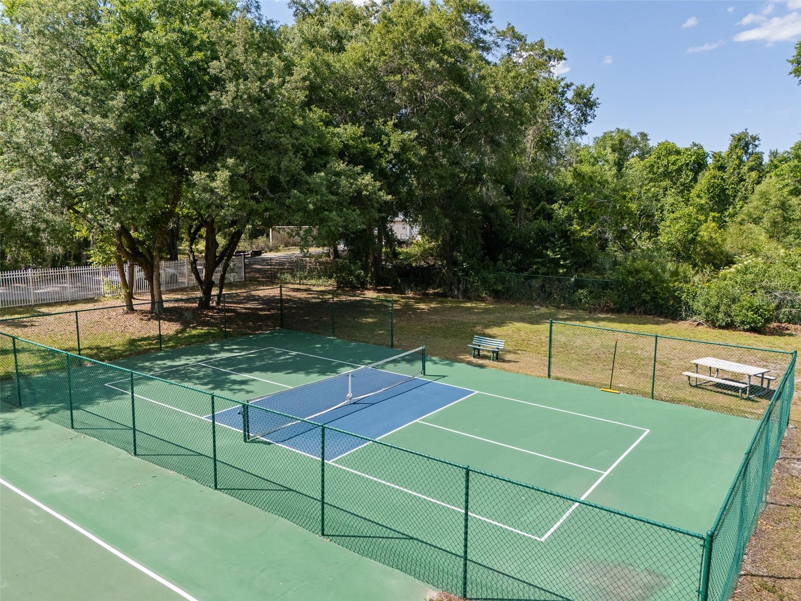 Listing photo id 50 for 5222 New Brittany Lane