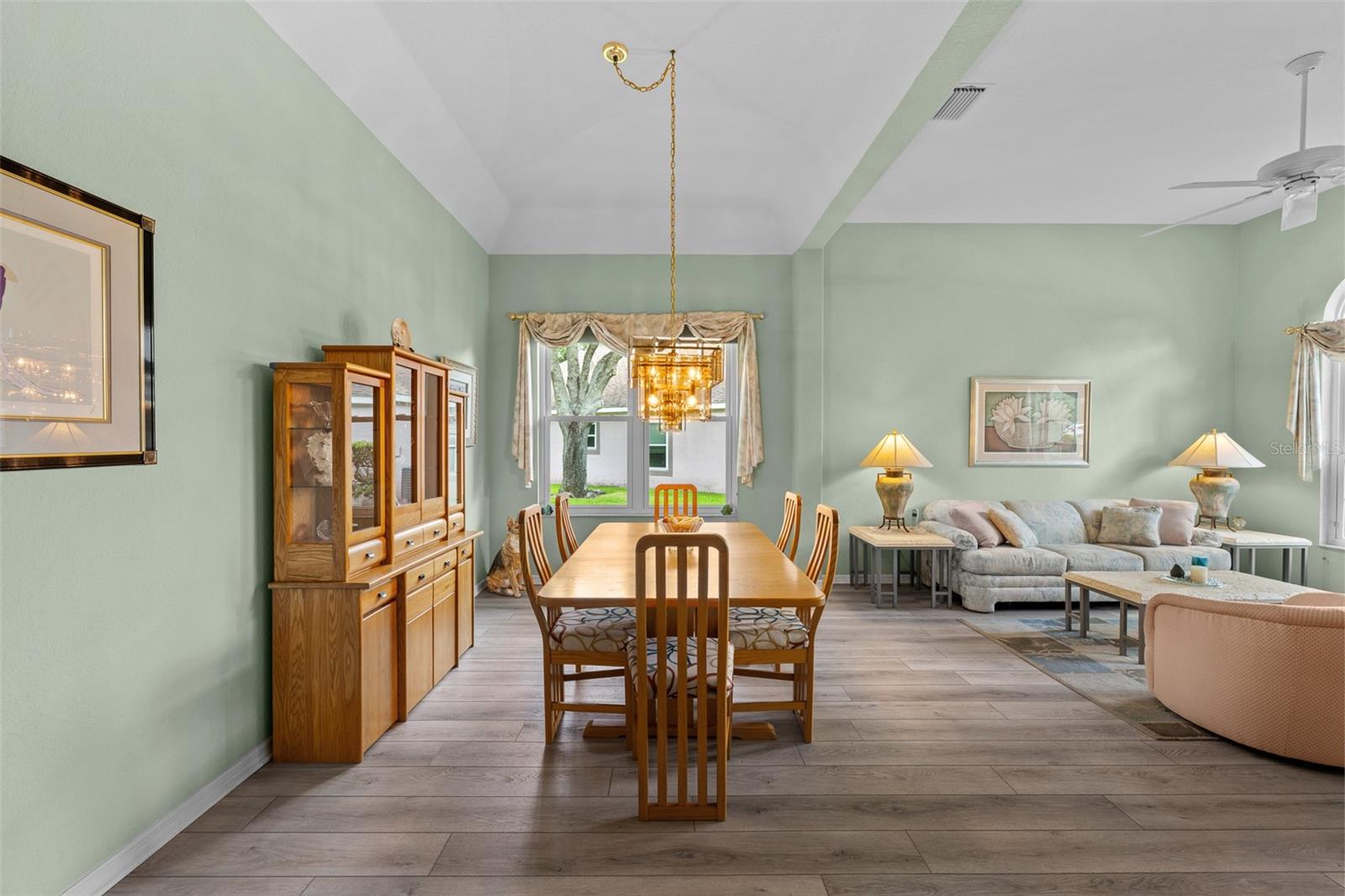 Listing photo id 7 for 5222 New Brittany Lane