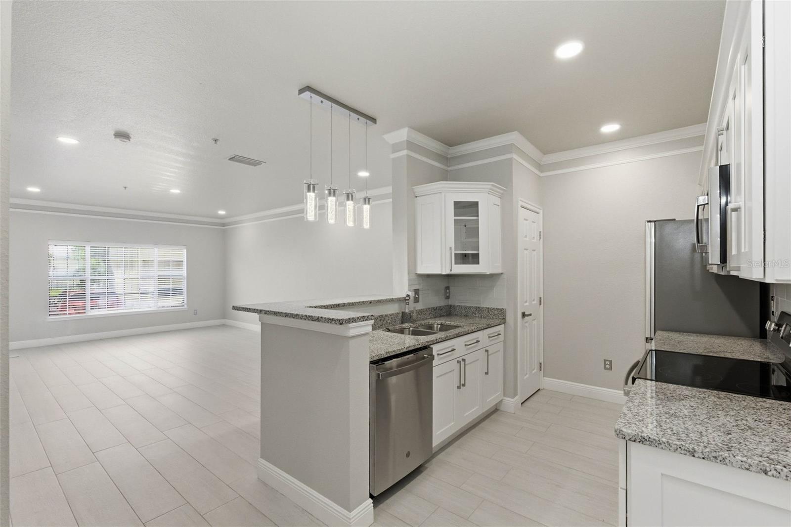Image 11 of 60 For 4333 Bayside Village Drive 102