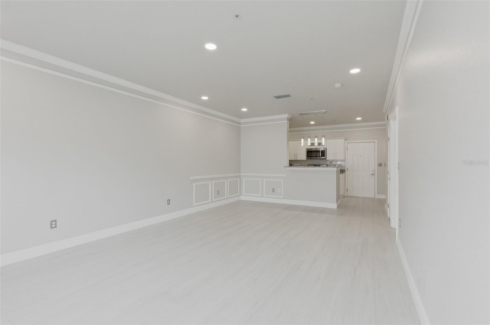 Image 16 of 60 For 4333 Bayside Village Drive 102
