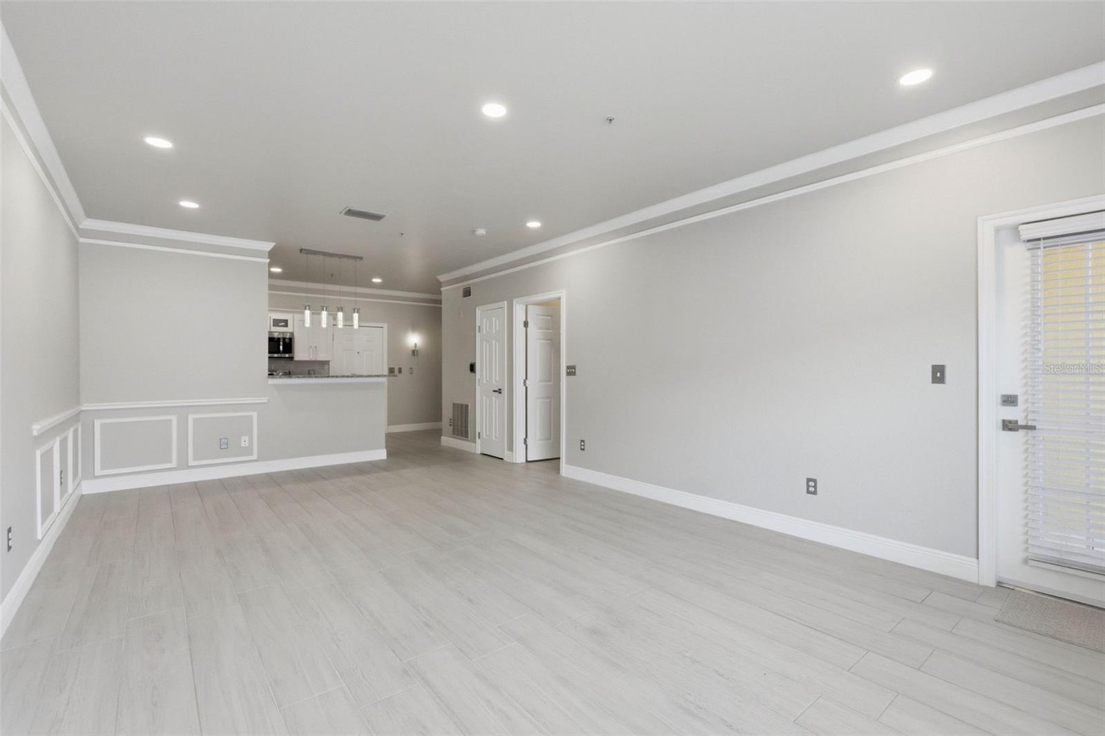 Image 17 of 60 For 4333 Bayside Village Drive 102