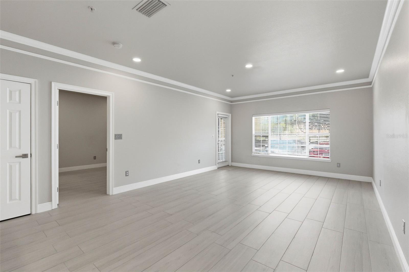 Image 18 of 60 For 4333 Bayside Village Drive 102