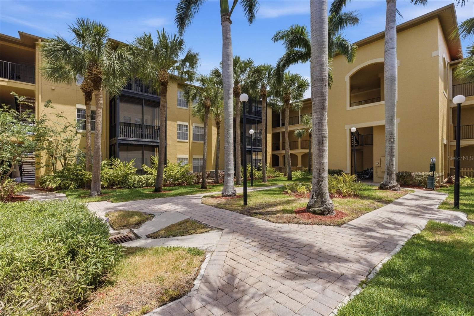 Image 7 of 60 For 4333 Bayside Village Drive 102