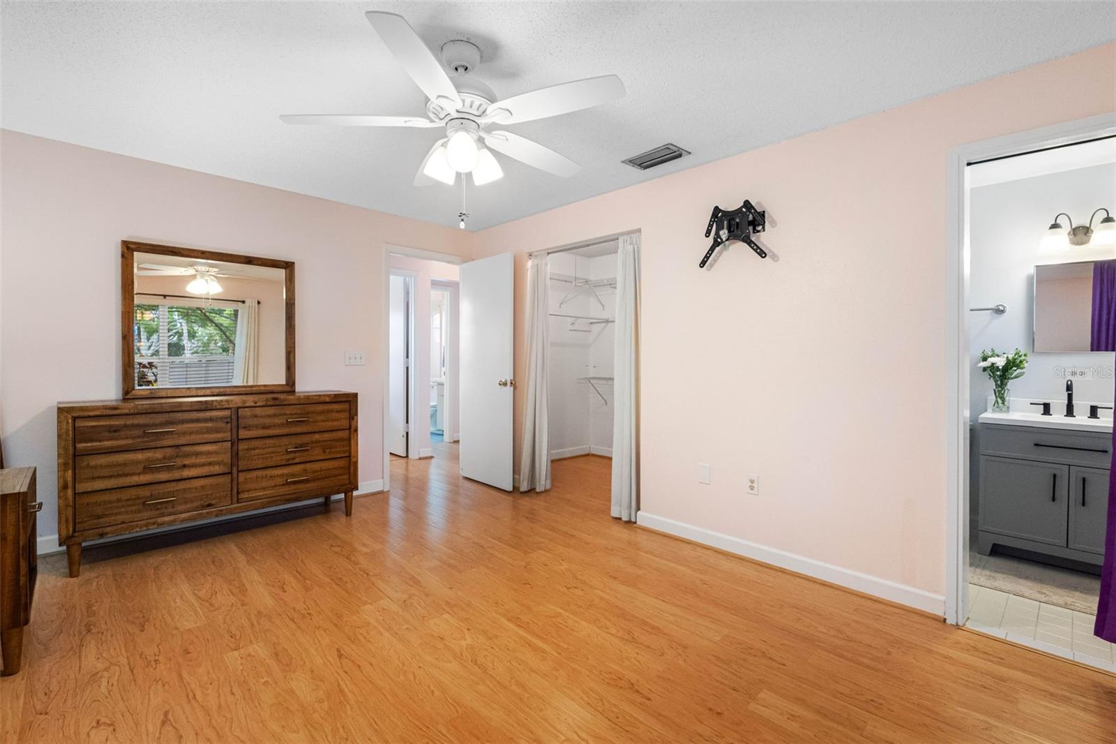 Image 24 of 42 For 12200 Vonn Road 6b