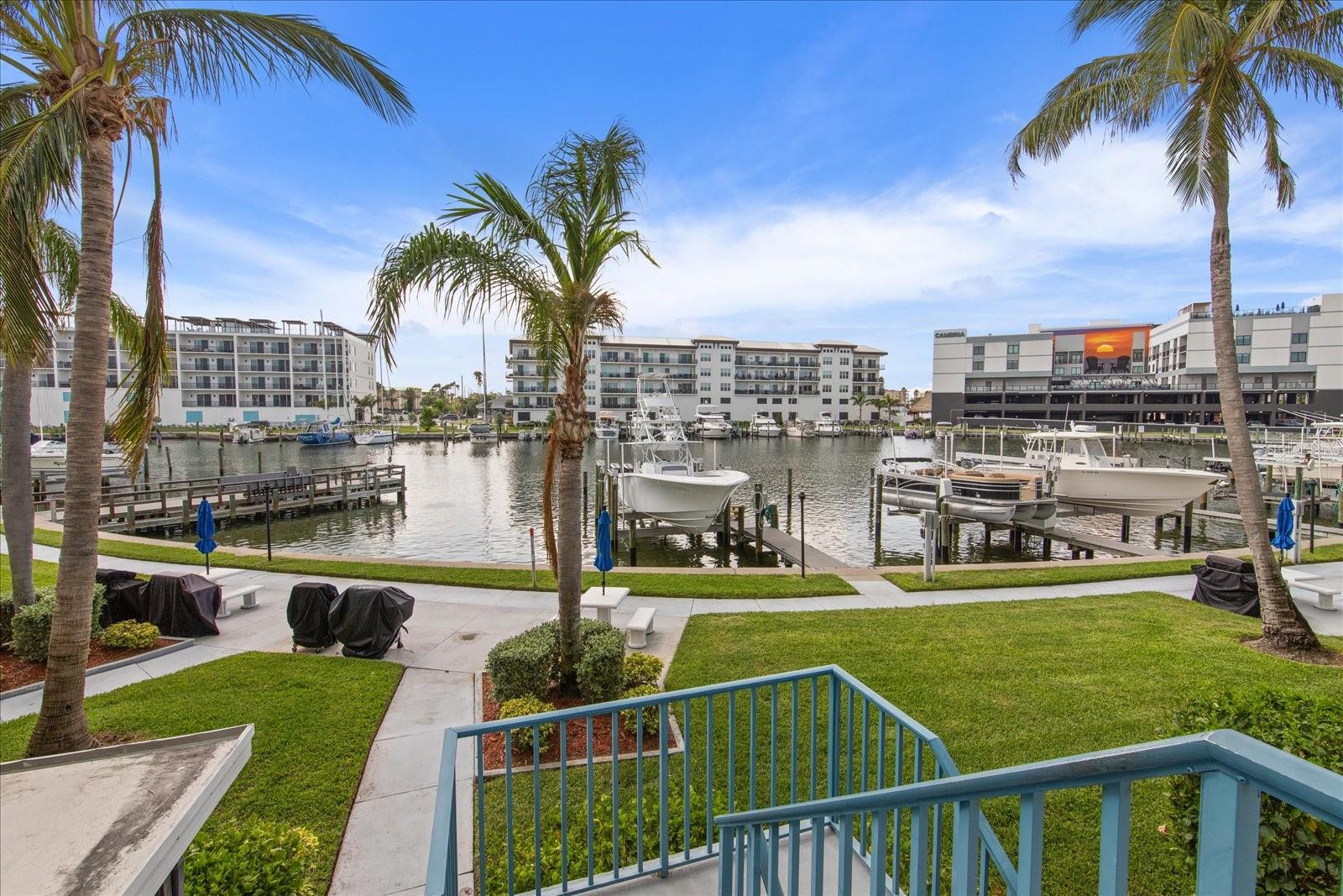 Image 9 of 30 For 179 Medallion Boulevard H