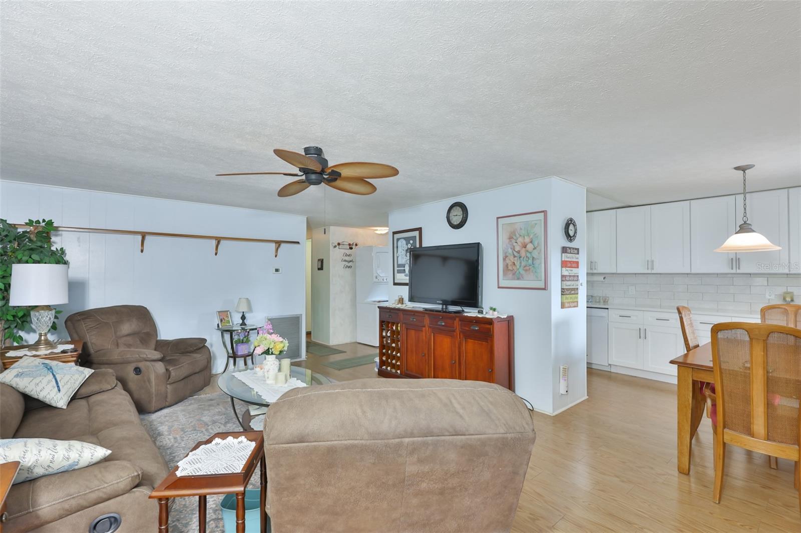 Image 12 of 43 For 1610 Reynolds Road 316