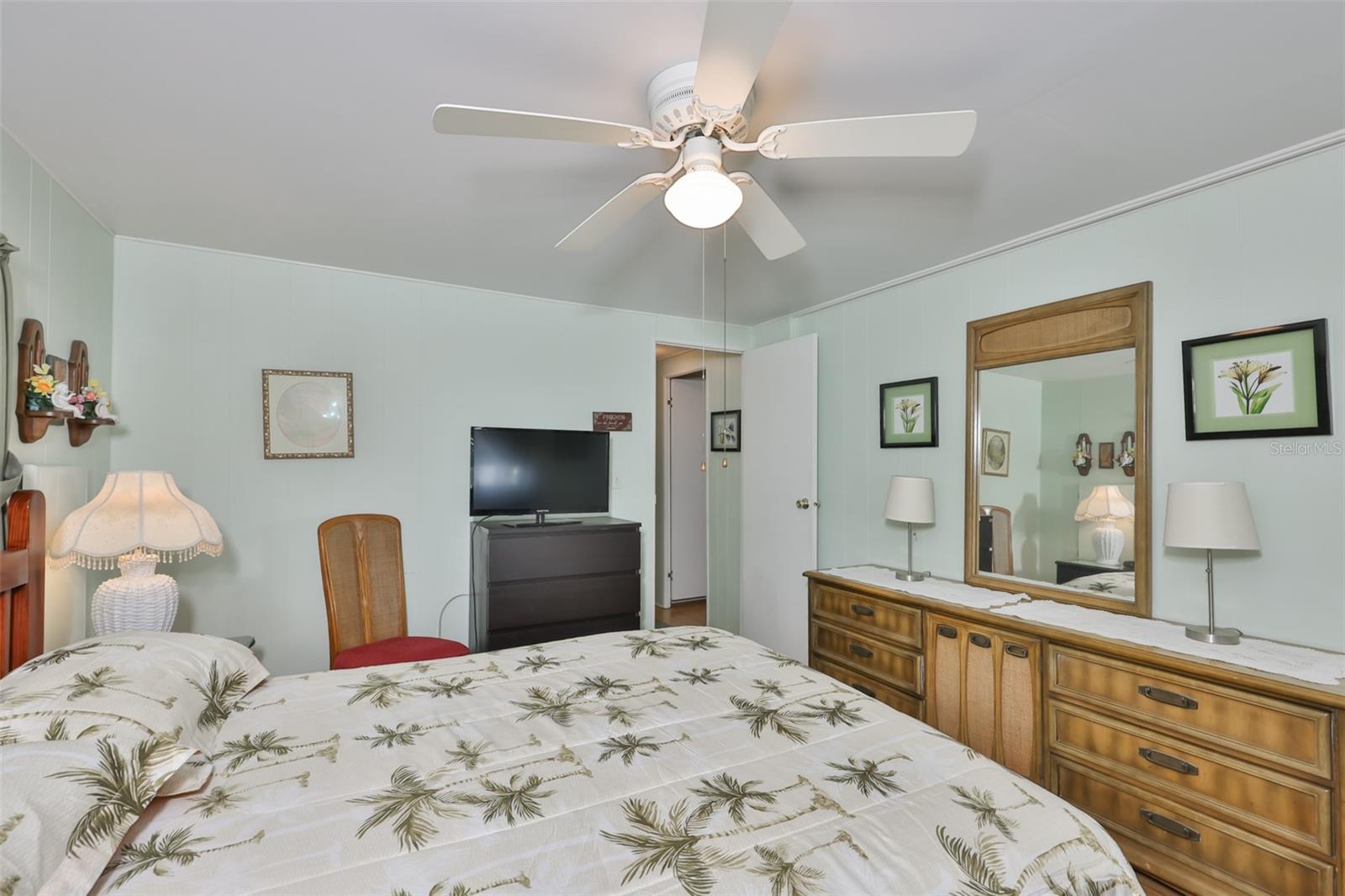 Image 15 of 43 For 1610 Reynolds Road 316