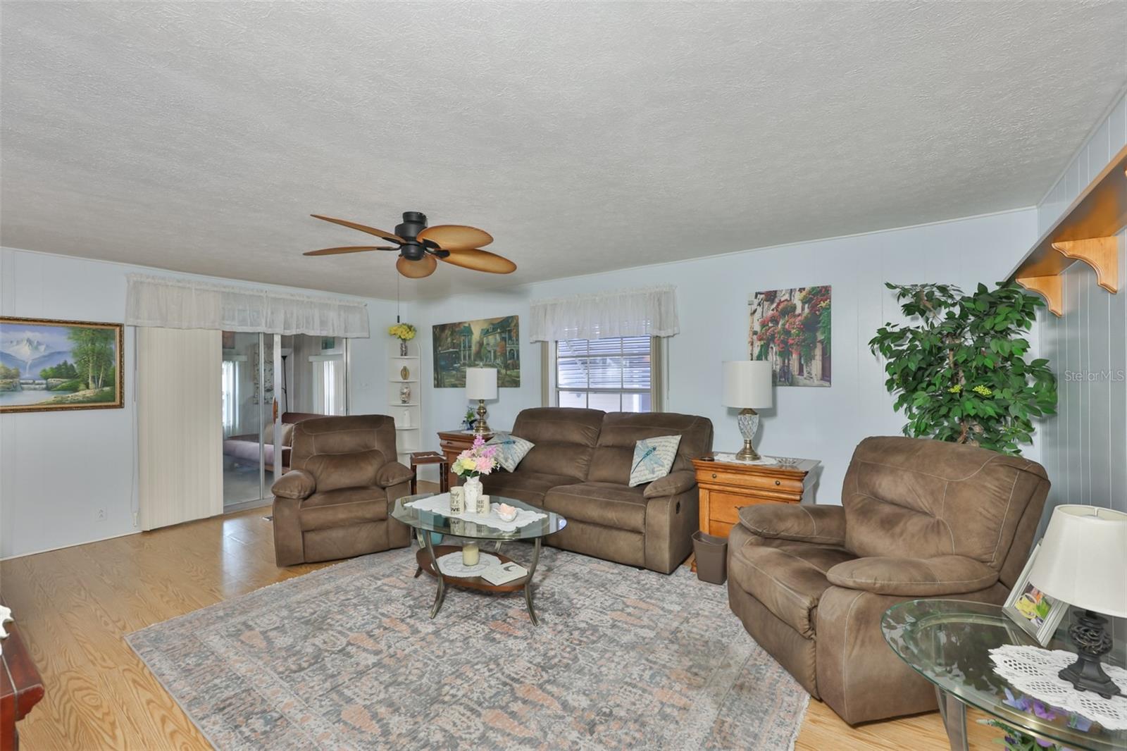 Image 21 of 43 For 1610 Reynolds Road 316