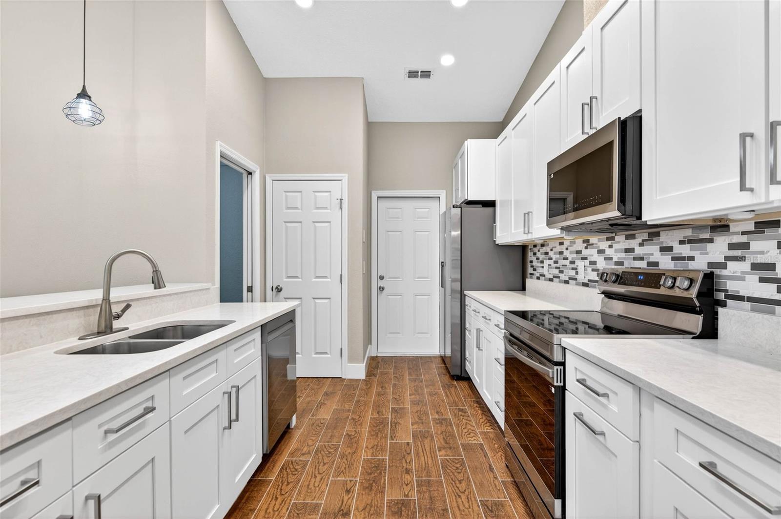 Image 5 of 48 For 6535 Brentwood Drive
