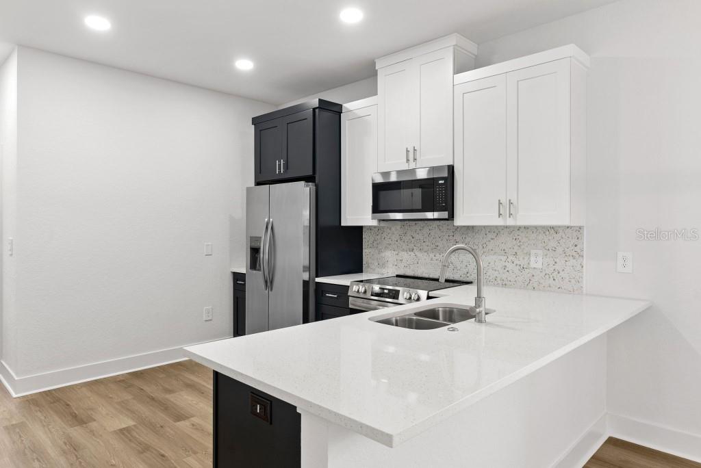 Image 8 of 23 For 901 Warren Street